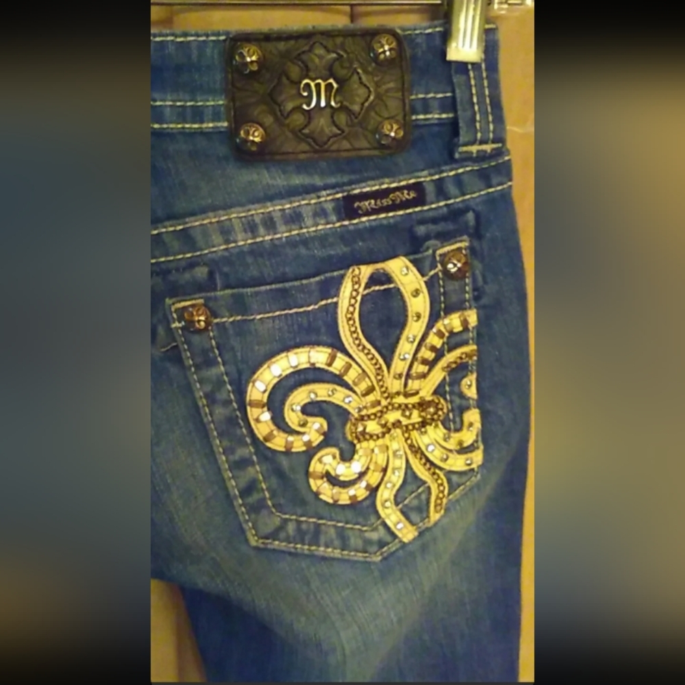 Womens 26 Miss Me Jean. JP6048P5 CAPRI. Color:MED 10C.